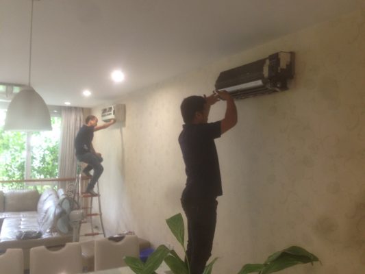 gia đoạn chuẩn bị vệ sinh điều hoà teo tường