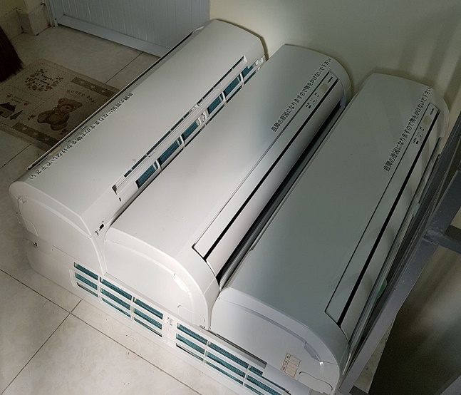 điều hòa nhật bãi hãng Toshiba công xuất 9000btu phục vụ khác tại Hà Nội